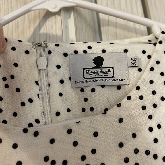 Dainty Jewells Dress - Picture 3 of 6